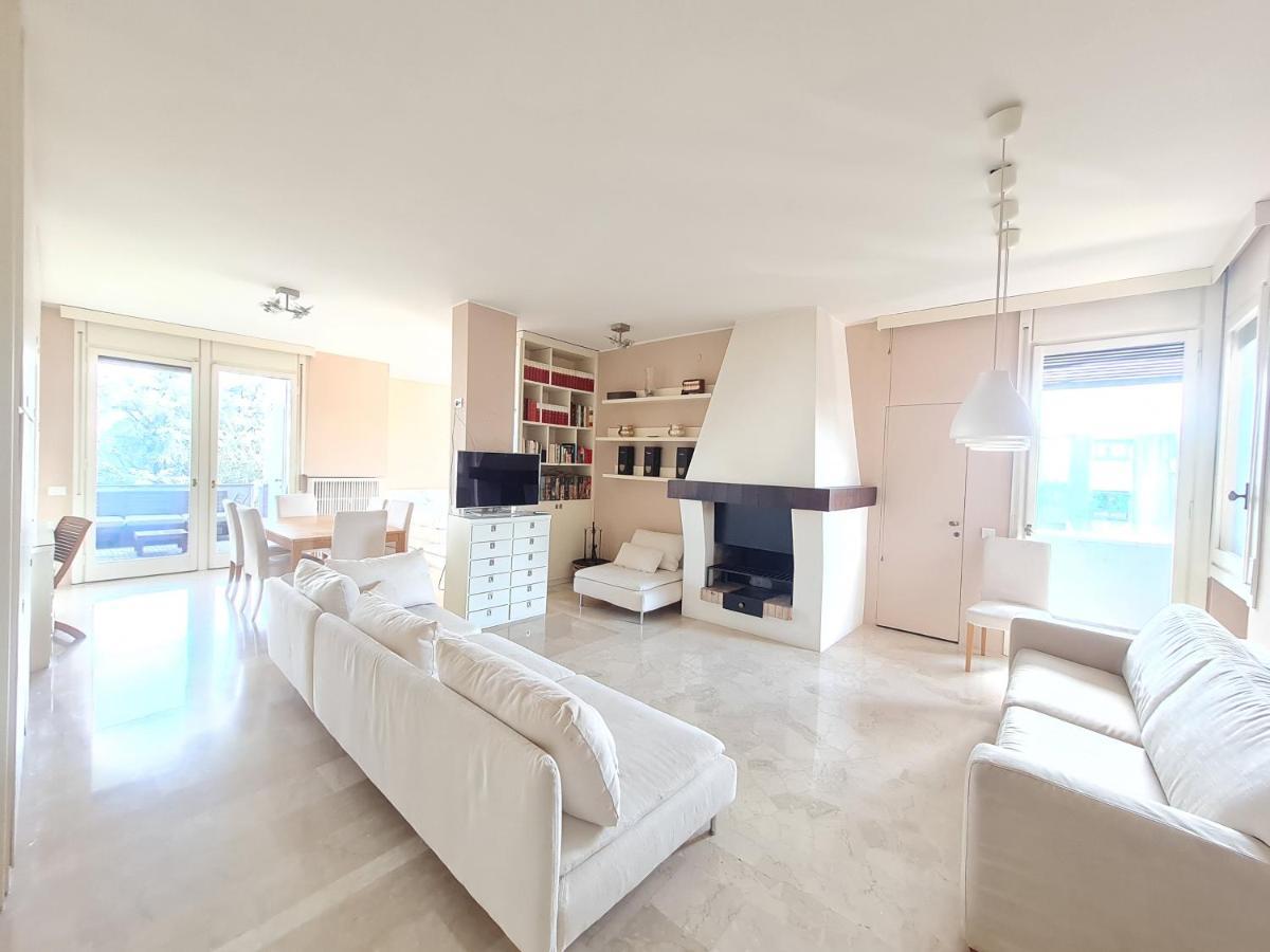 Ottoboni Charme Apartment With Terrace Milan Exterior photo