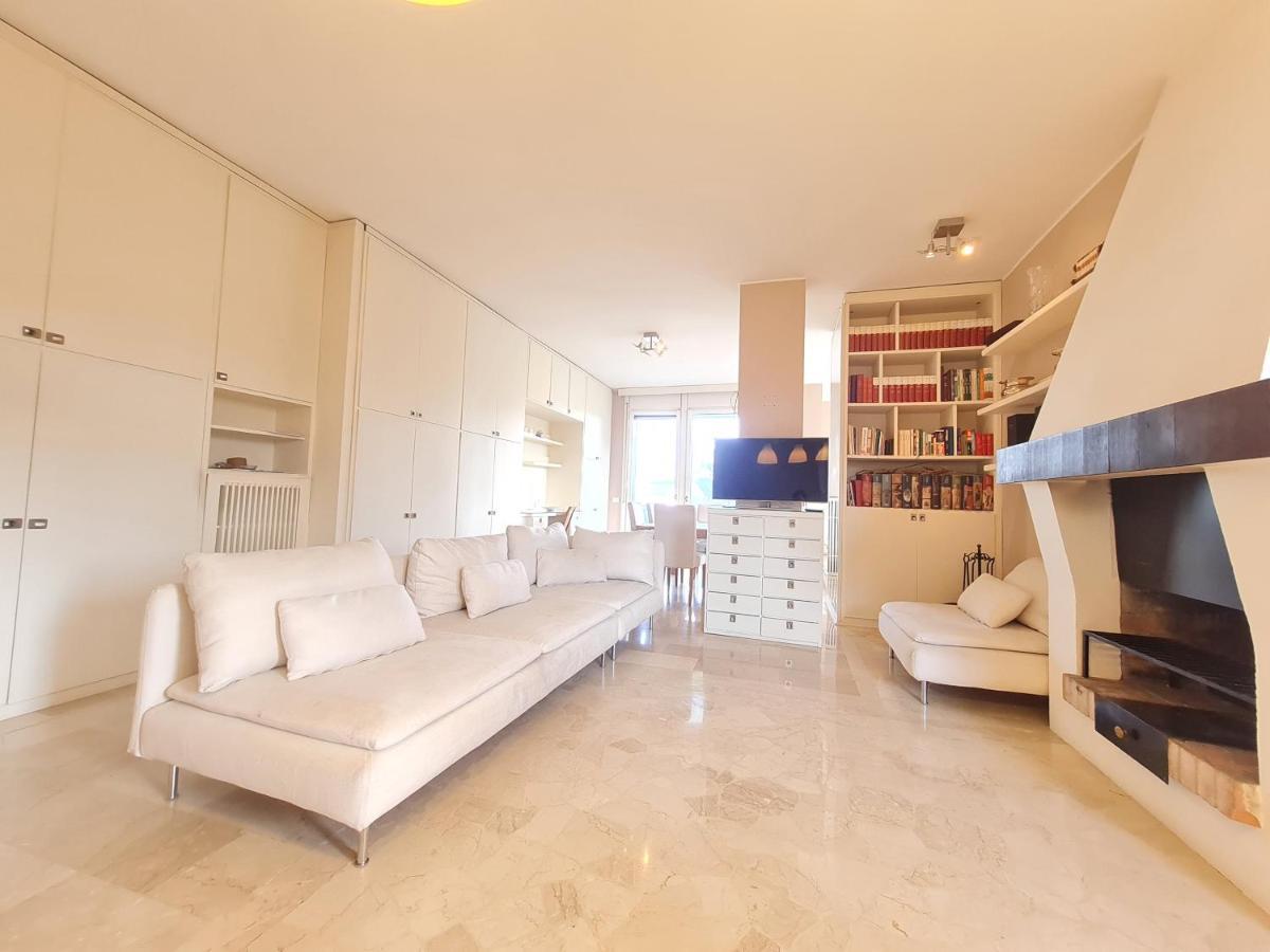 Ottoboni Charme Apartment With Terrace Milan Exterior photo